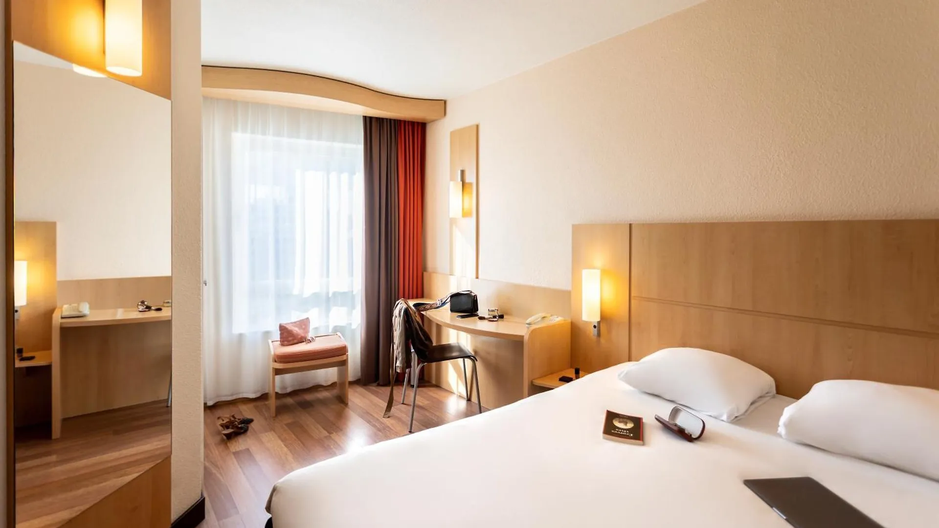 Ibis Antwerpen Centrum Hotel 3*, Antwerp Belgium